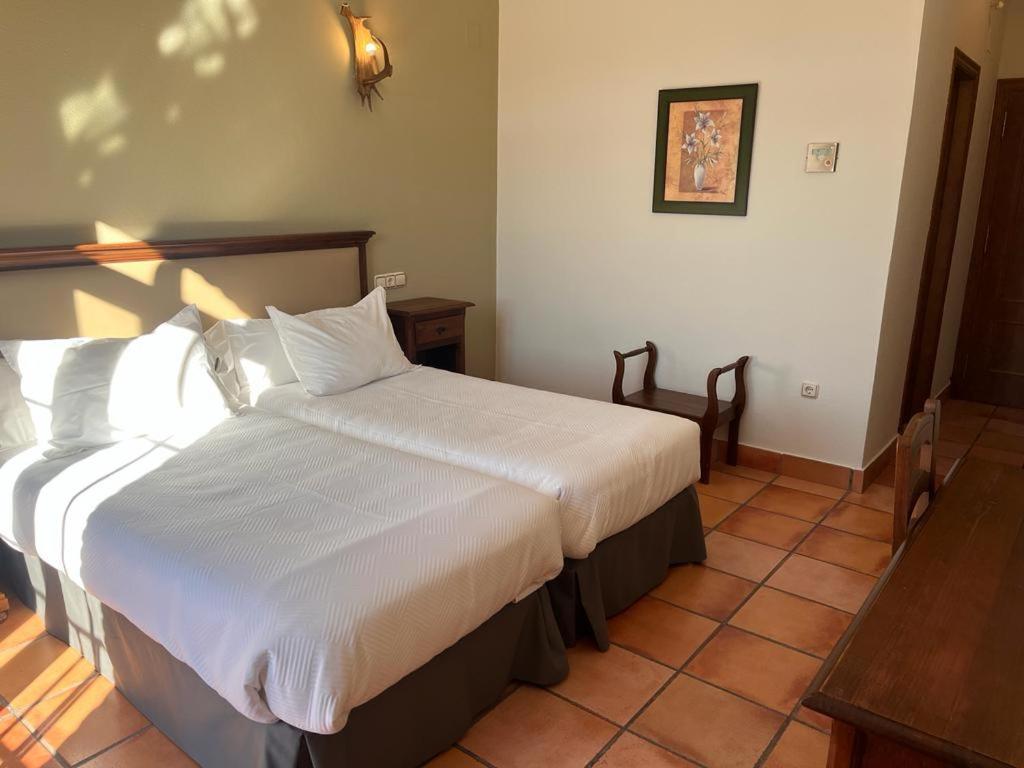Hotel Sierra De Ubrique Exteriör bild