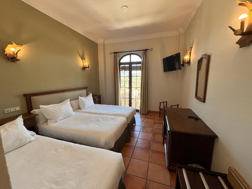 Hotel Sierra De Ubrique Exteriör bild