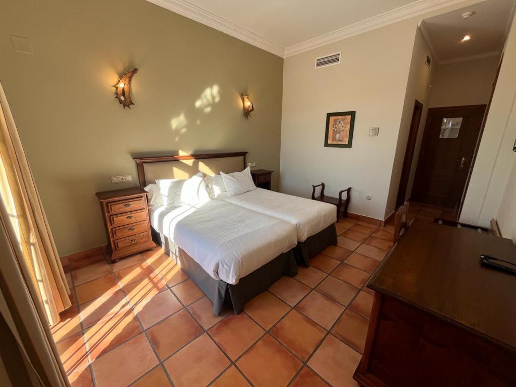Hotel Sierra De Ubrique Exteriör bild