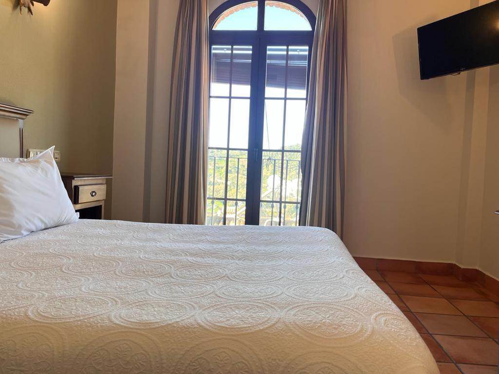 Hotel Sierra De Ubrique Exteriör bild