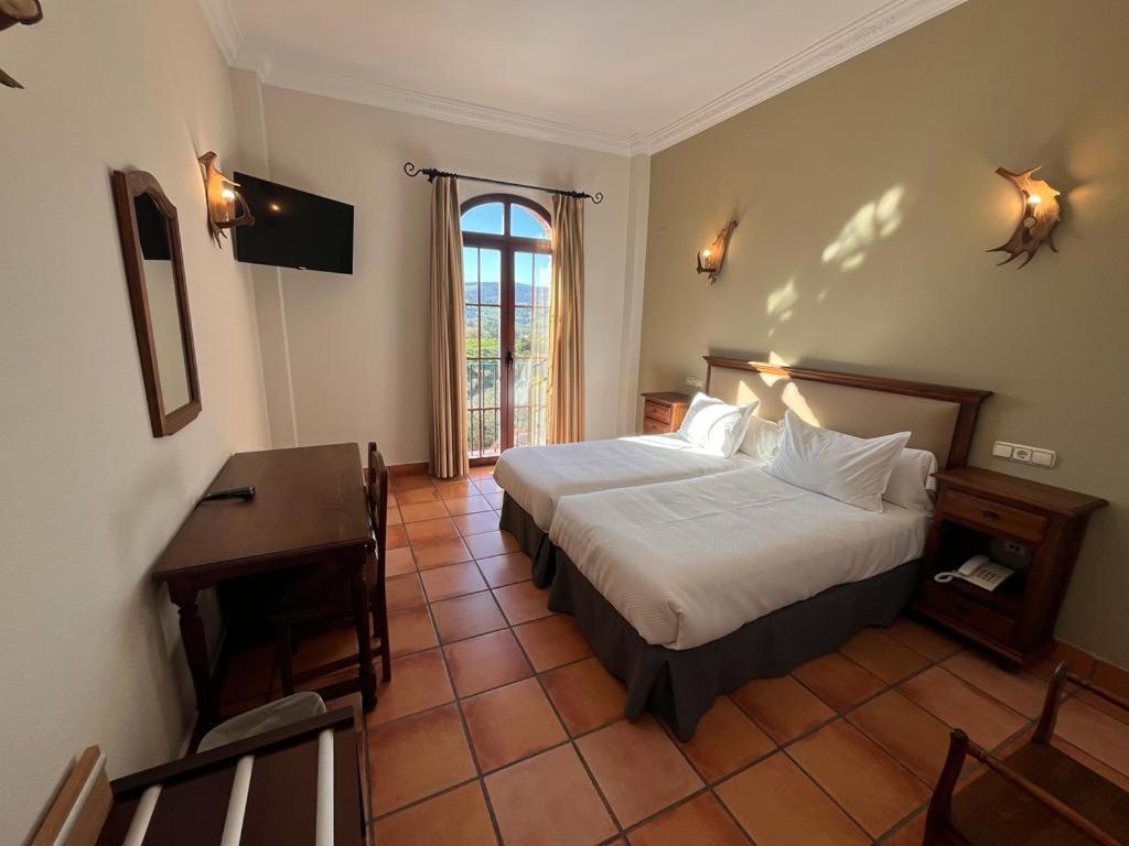 Hotel Sierra De Ubrique Exteriör bild