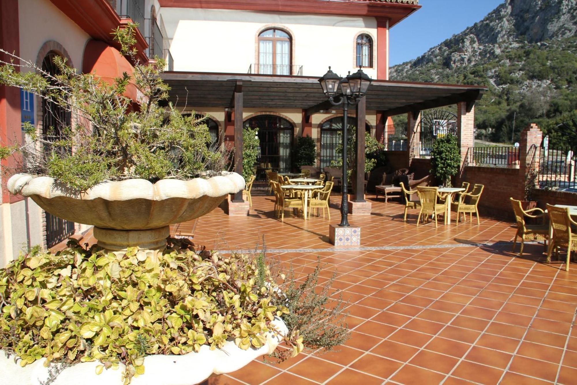 Hotel Sierra De Ubrique Exteriör bild